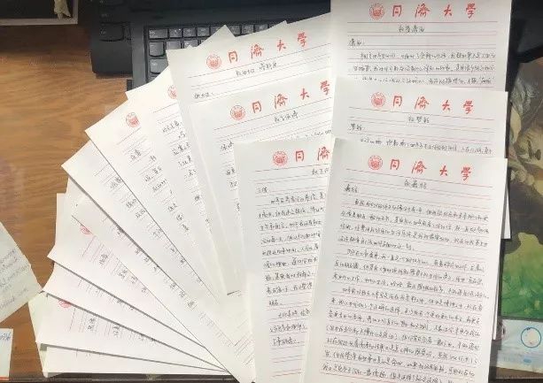 张桁嘉为学生写下的一封封书信 张桁嘉为学生写下的一封封书信